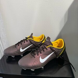 Nike Mercurial Vapor 1 RGN Elite Limited Edition U.S. Size 11.5 Dark Cinder/maze